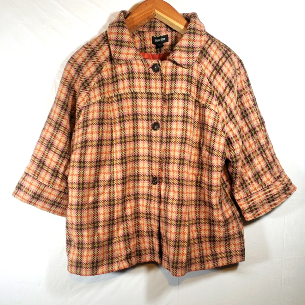 Avenue jacket, multicolor plaid, looks likea close Burberry size 22/24 beautiful